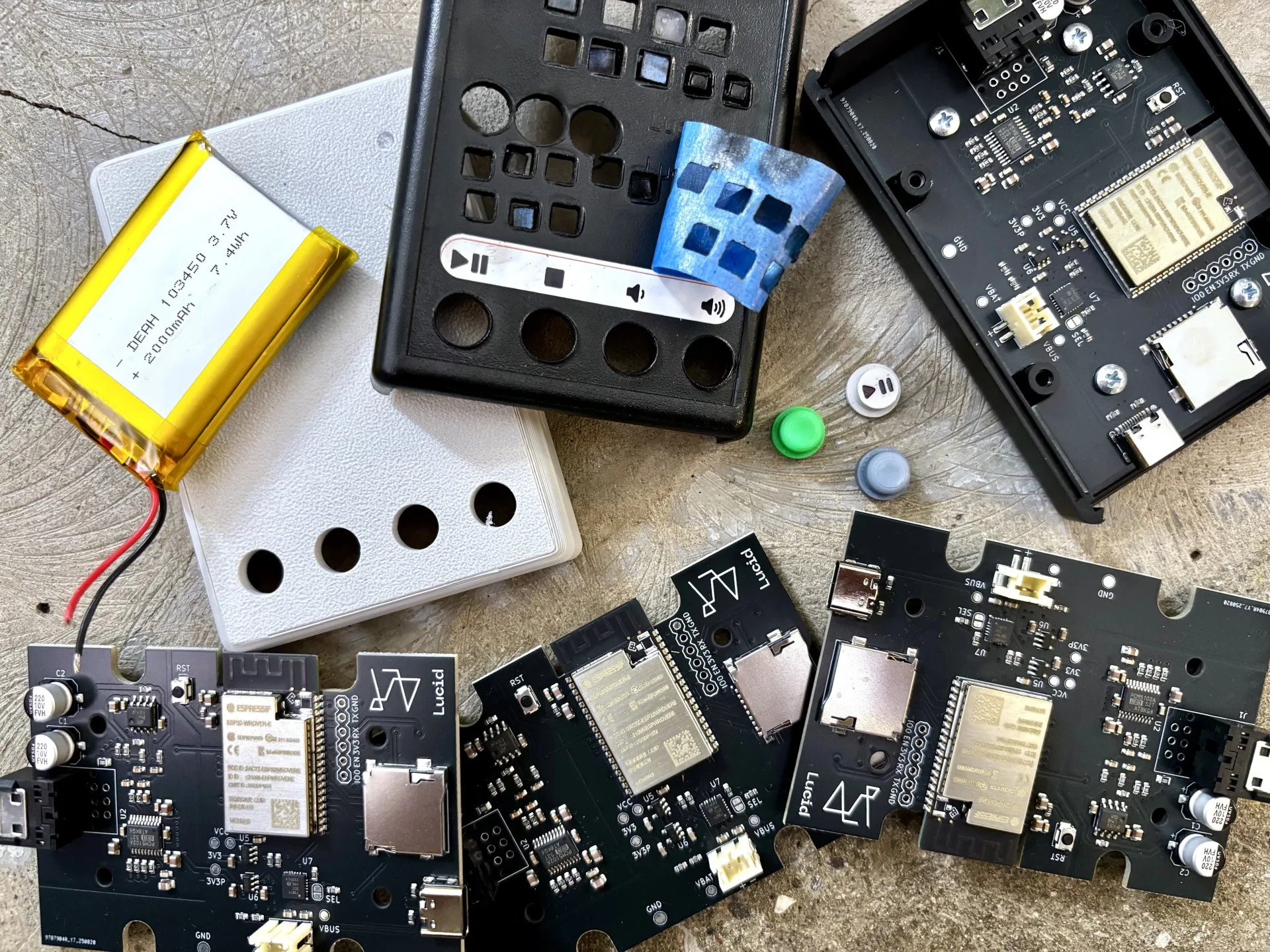 Verschiedene Iterationen der Platine des MP3-Players.