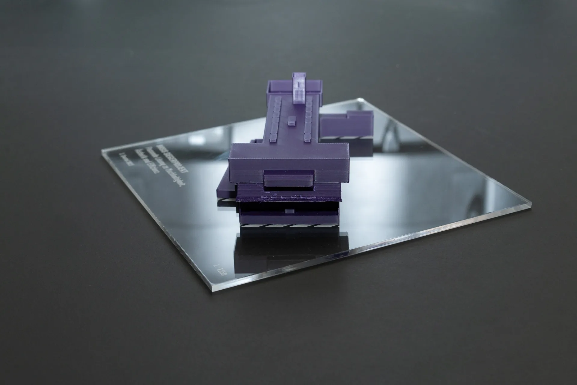 Bild von violettem KVA-Modell (Frontal)