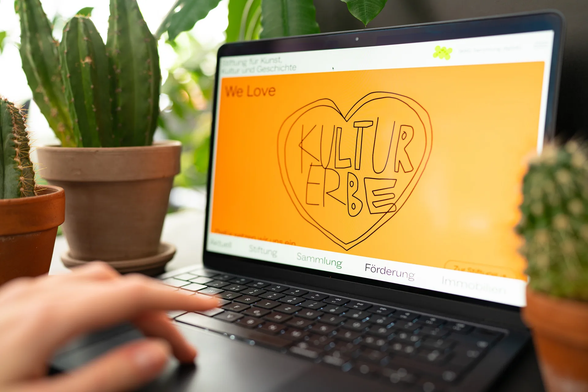 SKKG-Website auf dem Laptop