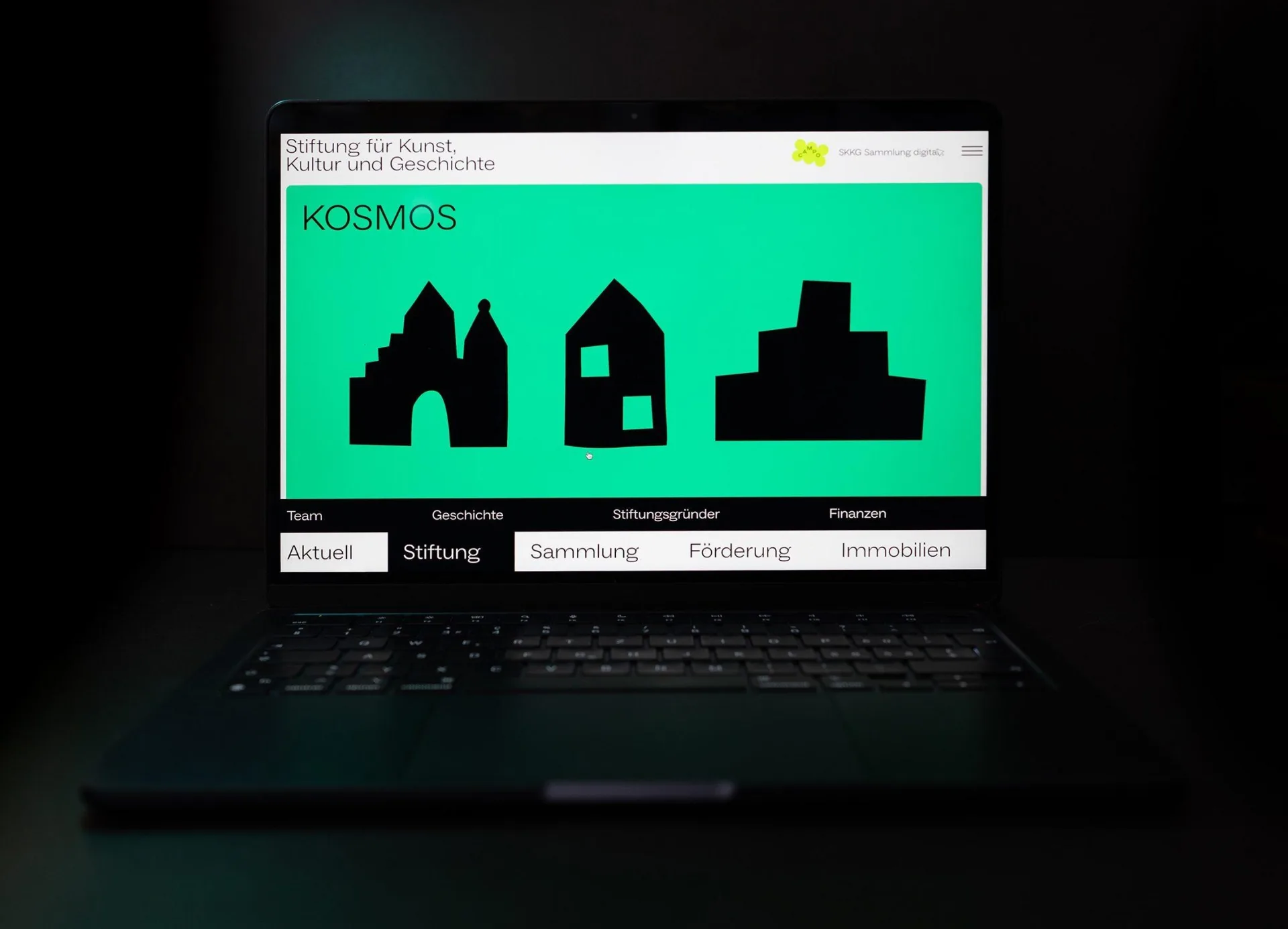 SKKG-Website auf dem Laptop