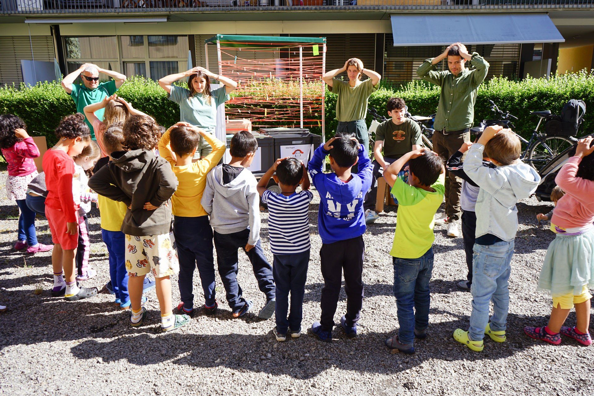 Die Haltung «Luäge, dänke, fühlä und handlä» wird Kindergartenkinder vermittelt.