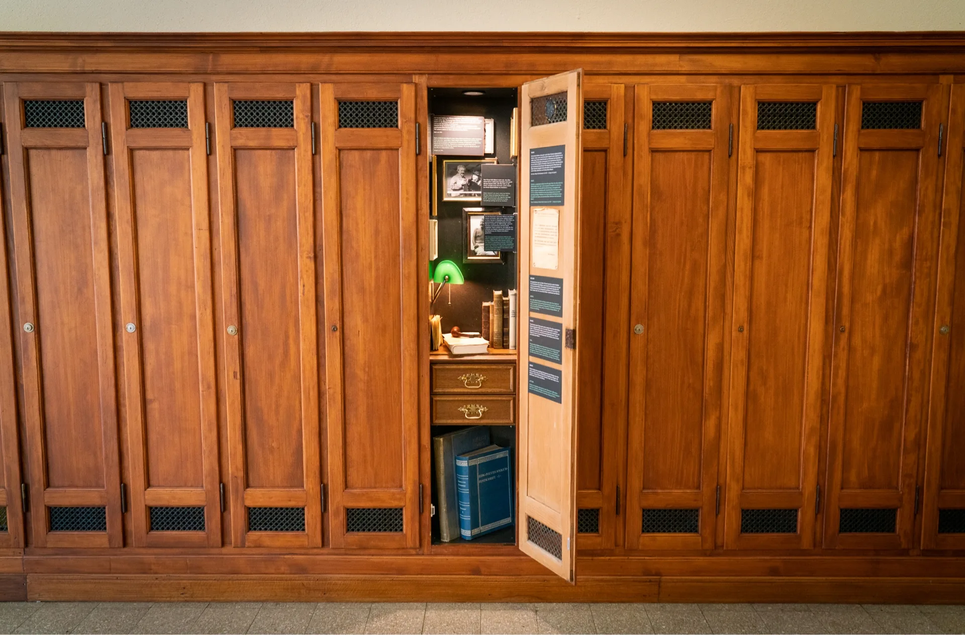 02 einsteins spind 1920